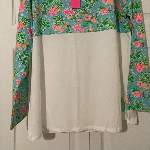 Lilly Pulitzer | NWT Disney Parks Collection Finn Top - Picture 2 of 2